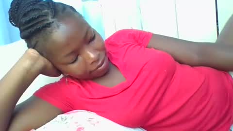 Snapshot of lustrousnerd chatting on 11/13/25, 05:06 Noreh online show from 11/13/25, 05:06