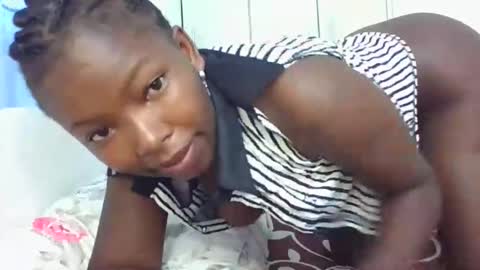 Snapshot of lustrousnerd chatting on 11/14/25, 04:11 Noreh online show from 11/14/25, 04:11