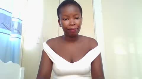 Snapshot of lustrousnerd chatting on 12/15/25, 04:17 Noreh online show from 12/15/25, 04:17