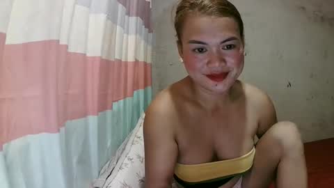 Flora Mae online show from 10/04/25, 03:04