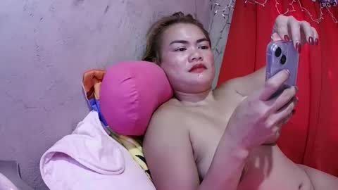 Flora Mae online show from 12/04/25, 05:28