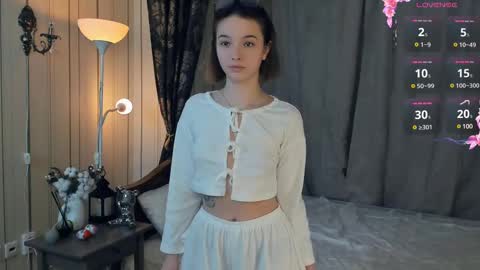 Snapshot of lusty_miss_di chatting on 02/14/25, 07:23 Isabel online show from 02/14/25, 07:23