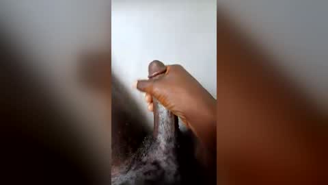 Snapshot of lustythebrown chatting on 07/19/26, 01:15 lustythebrown online show from 07/19/26, 01:15