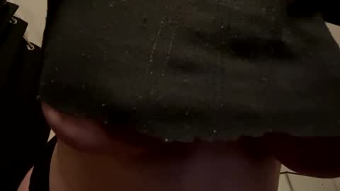 lustytits85 online show from 01/01/25, 12:44