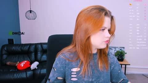 lusy_puff online show from 12/30/24, 12:20