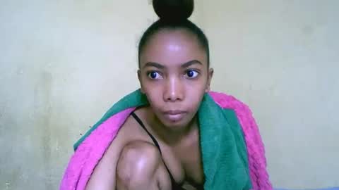 Snapshot of lutchia chatting on 09/10/25, 02:50 lutchia online show from 09/10/25, 02:50