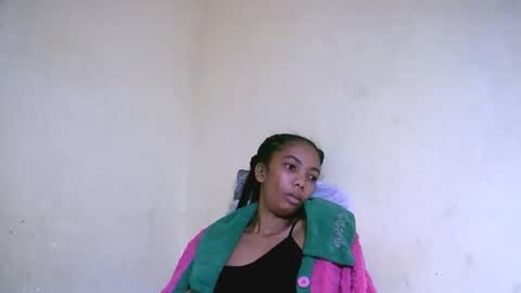 Snapshot of lutchia chatting on 09/16/25, 12:44 lutchia online show from 09/16/25, 12:44