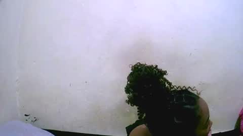 Snapshot of lutchia chatting on 09/24/25, 09:45 lutchia online show from 09/24/25, 09:45