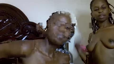 lutino_lovebirds online show from 04/05/26, 07:44