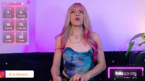 Snapshot of luu_blossom__ chatting on 01/06/26, 06:44 Lu Blossom online show from 01/06/26, 06:44