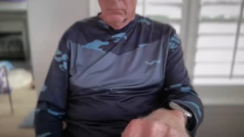 luv2sukcuk online show from 10/21/25, 02:07