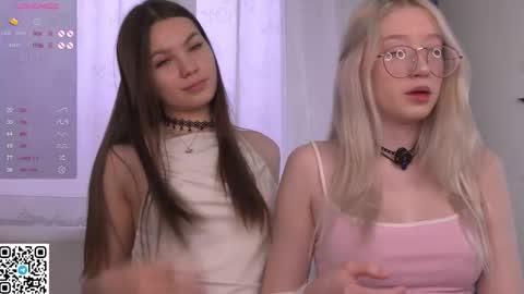 Snapshot of luv_jane chatting on 11/10/25, 06:12 online show from 11/10/25, 06:12