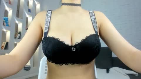 Yuna online show from 10/29/25, 03:25