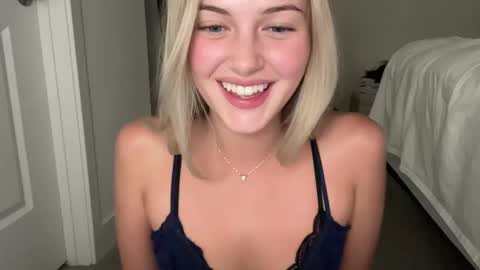 Snapshot of luvaimee chatting on 10/12/25, 03:27 Aimee online show from 10/12/25, 03:27