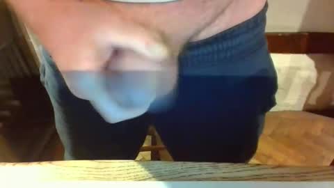 Snapshot of luvcamgirlz chatting on 10/24/25, 10:06 luvcamgirlz online show from 10/24/25, 10:06