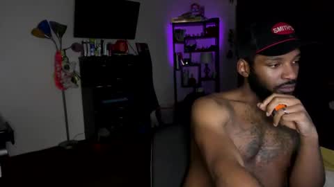 Snapshot of luverboibbc chatting on 12/07/24, 01:47 luverboi online show from 12/07/24, 01:47