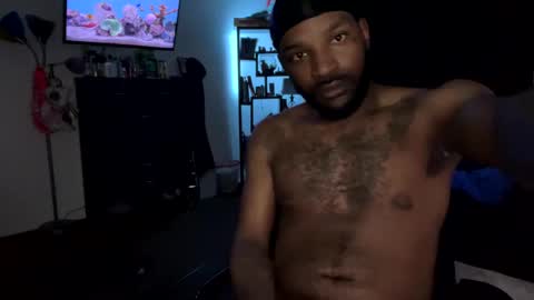 Snapshot of luverboibbc chatting on 12/25/24, 04:01 luverboi online show from 12/25/24, 04:01