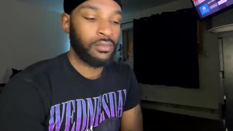 Snapshot of luverboibbc chatting on 12/31/24, 02:08 luverboi online show from 12/31/24, 02:08