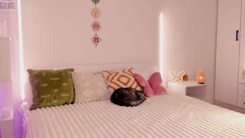 Snapshot of luvjuly chatting on 10/26/25, 07:09 Julia LuvJuly online show from 10/26/25, 07:09