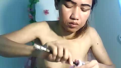 Bee Bee online show from 11/05/25, 02:11