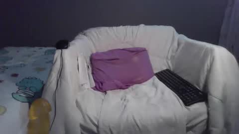 Bee Bee online show from 03/28/26, 03:00