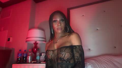 luvvlee online show from 07/10/26, 10:01