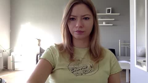 Snapshot of lux_millie chatting on 09/23/25, 07:11 Millie online show from 09/23/25, 07:11