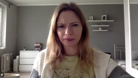 Snapshot of lux_millie chatting on 10/07/25, 09:50 Millie online show from 10/07/25, 09:50