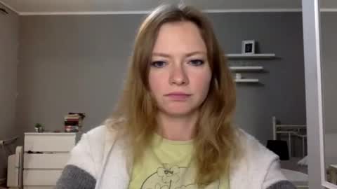 Snapshot of lux_millie chatting on 10/21/25, 08:53 Millie online show from 10/21/25, 08:53