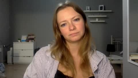 Millie online show from 12/22/25, 11:02