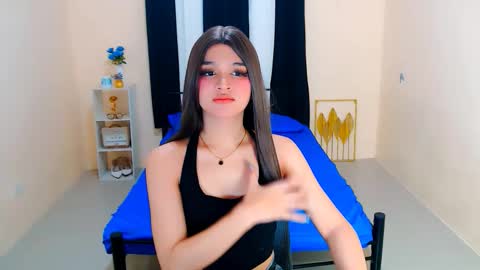 queen lux online show from 10/10/25, 12:53