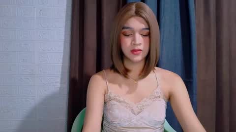 queen lux online show from 02/25/26, 01:43