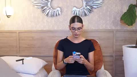 Luxa  online show from 03/04/26, 12:33