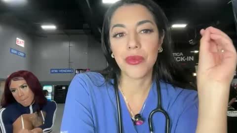 luxcher22 online show from 10/26/25, 05:52