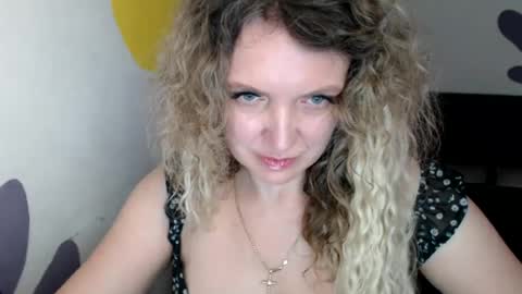 Snapshot of luxdonna chatting on 07/01/26, 03:56 Donna online show from 07/01/26, 03:56