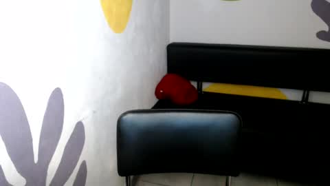 Snapshot of luxdonna chatting on 07/12/26, 06:37 Donna online show from 07/12/26, 06:37