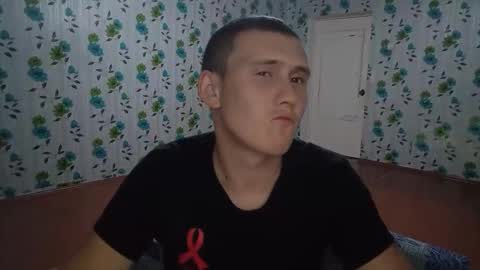 Snapshot of luxeboy_ chatting on 09/10/25, 06:19 Mike online show from 09/10/25, 06:19