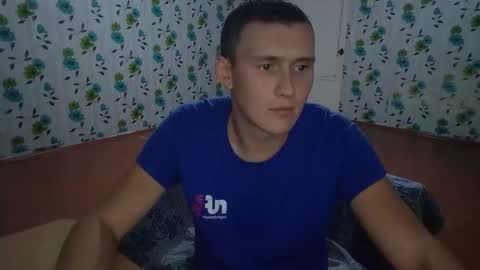 Snapshot of luxeboy_ chatting on 09/15/25, 07:14 Mike online show from 09/15/25, 07:14