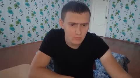 Snapshot of luxeboy_ chatting on 09/19/25, 09:11 Mike online show from 09/19/25, 09:11