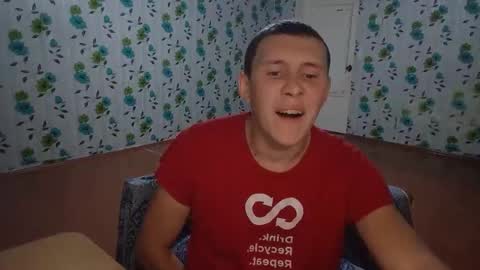 Snapshot of luxeboy_ chatting on 09/22/25, 08:33 Mike online show from 09/22/25, 08:33