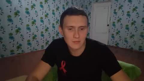 Snapshot of luxeboy_ chatting on 10/06/25, 07:11 Mike online show from 10/06/25, 07:11