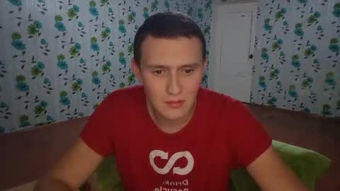 Snapshot of luxeboy_ chatting on 10/07/25, 06:49 Mike online show from 10/07/25, 06:49