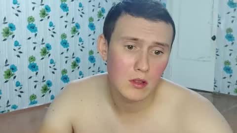 Snapshot of luxeboy_ chatting on 10/13/25, 08:31 Mike online show from 10/13/25, 08:31