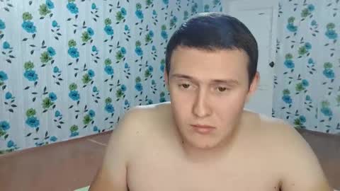 Snapshot of luxeboy_ chatting on 10/17/25, 06:32 Mike online show from 10/17/25, 06:32