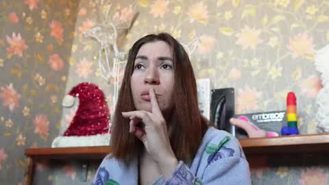 Snapshot of luxegirl67 chatting on 02/21/25, 11:22 Sophie online show from 02/21/25, 11:22