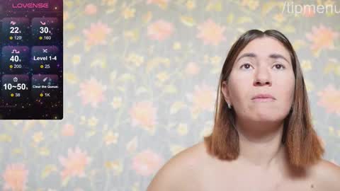 Snapshot of luxegirl67 chatting on 09/25/25, 11:25 Sophie online show from 09/25/25, 11:25