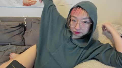 Snapshot of luxgray chatting on 12/21/24, 02:19 LuxGray online show from 12/21/24, 02:19