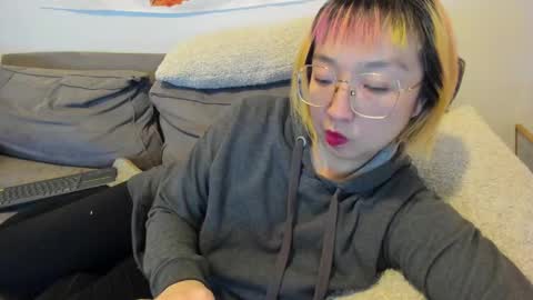 Snapshot of luxgray chatting on 01/21/25, 01:39 LuxGray online show from 01/21/25, 01:39