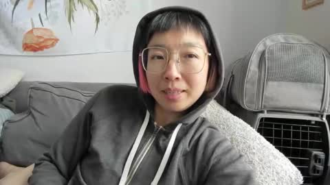 Snapshot of luxgray chatting on 12/21/25, 05:42 LuxGray online show from 12/21/25, 05:42