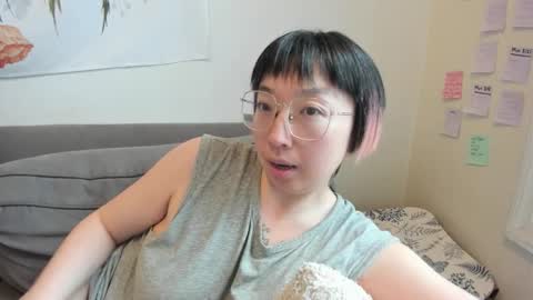 Snapshot of luxgray chatting on 01/10/26, 04:42 LuxGray online show from 01/10/26, 04:42